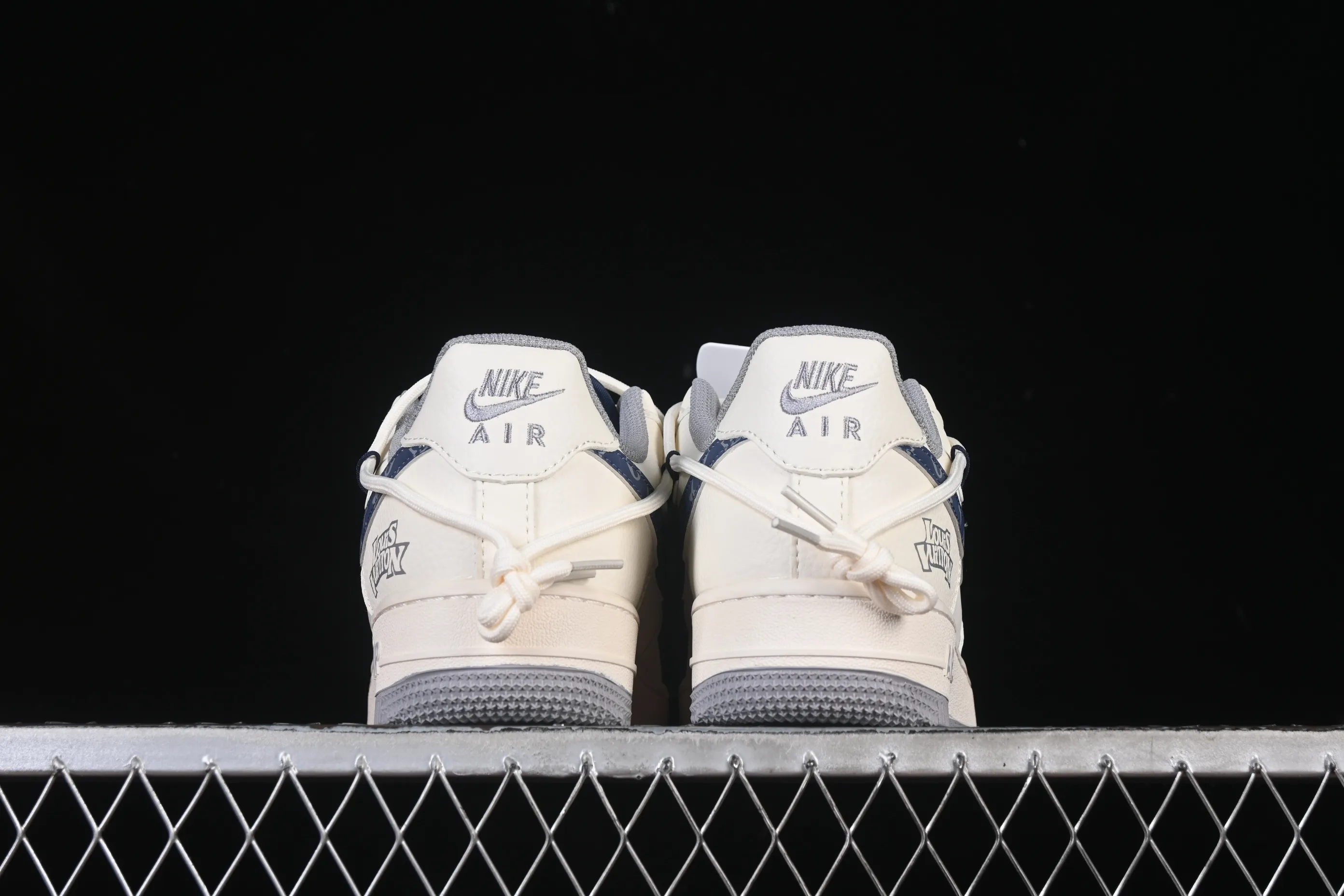 All categories Nk Air Force 1 Air Force series Nk Air Force 1 Low Air Force low-top Nike Air Force 1'07 Low LV joint flower blue hook drawstring Air Force 1 low-top casual sneakers DM6868-064